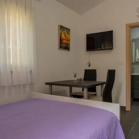 Studio Apartman Vir Apartment